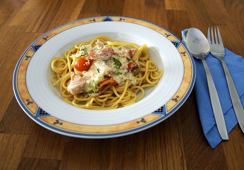 Spaghetti mit Lachs-Sahne-Sauce - FemNews.de