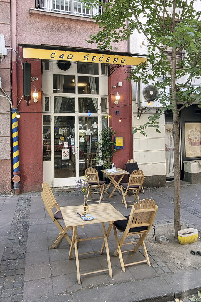 Healthy Foodie-Tipp: Unsere süße Lieblingsentdeckung in Belgrad - City-Check Belgrad, FemNews.de Gemütliches und stilvolles Cafés Cao Seceru nahe dem Kalemegdan in Belgrad