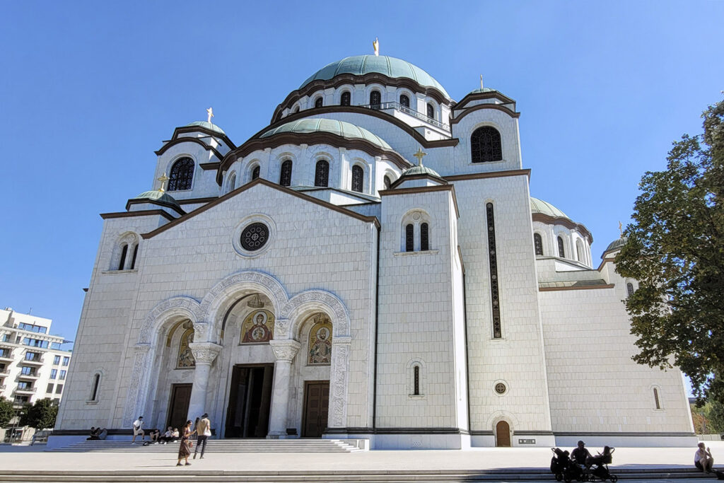 Dom des Heiligen Sava mit seiner großen Kuppel in Belgrad. - City-Check Belgrad, FemNews.de Dom des Heiligen Sava mit seiner großen Kuppel in Belgrad