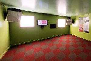 In diesem Raum kannst du Personen schrumpfen lassen. - FemNews.de